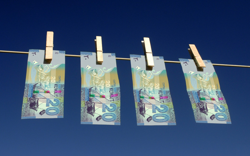 براءة من تهمة غسل أموال